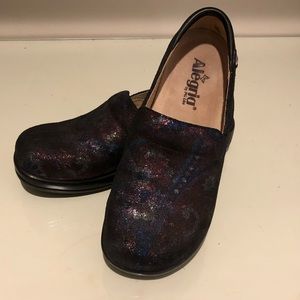Alegria Clogs
